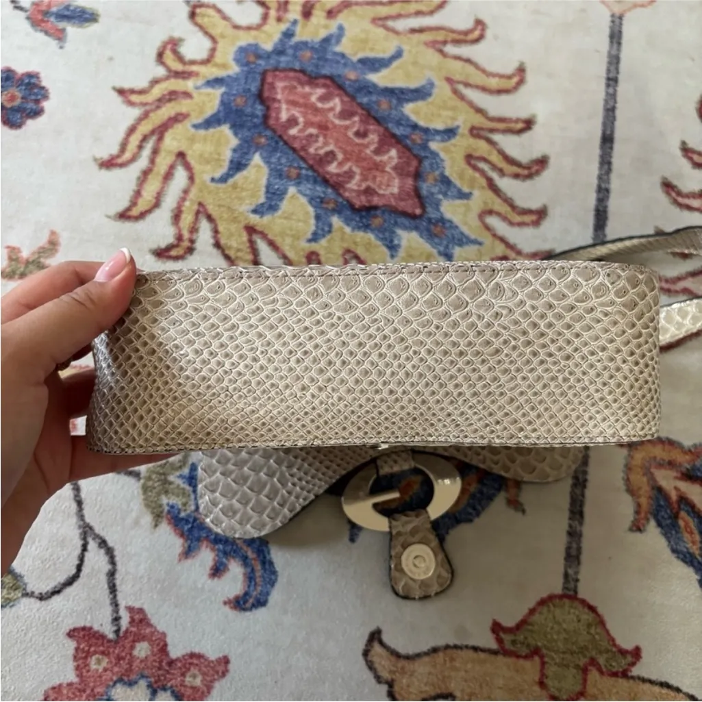 Vintage Y2K Guess Silver Snakeskin Shoulder Mini Bag Patent Leather - Image 3