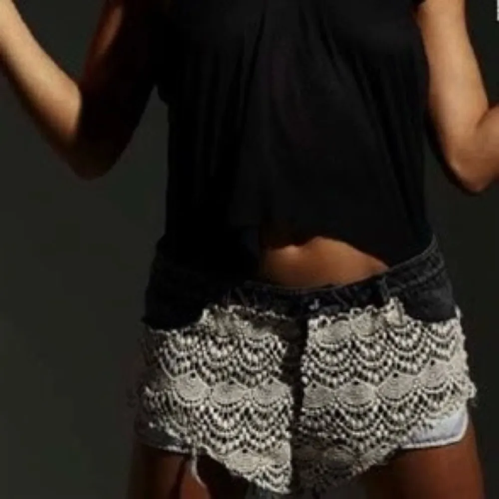 One Teaspoon Rocco Roller Lace Shorts Size 6 - Image 10