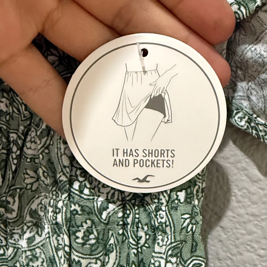 Hollister Sage Green Paisley Floral Print Open Back Mini Skort Dress Size M - Image 3