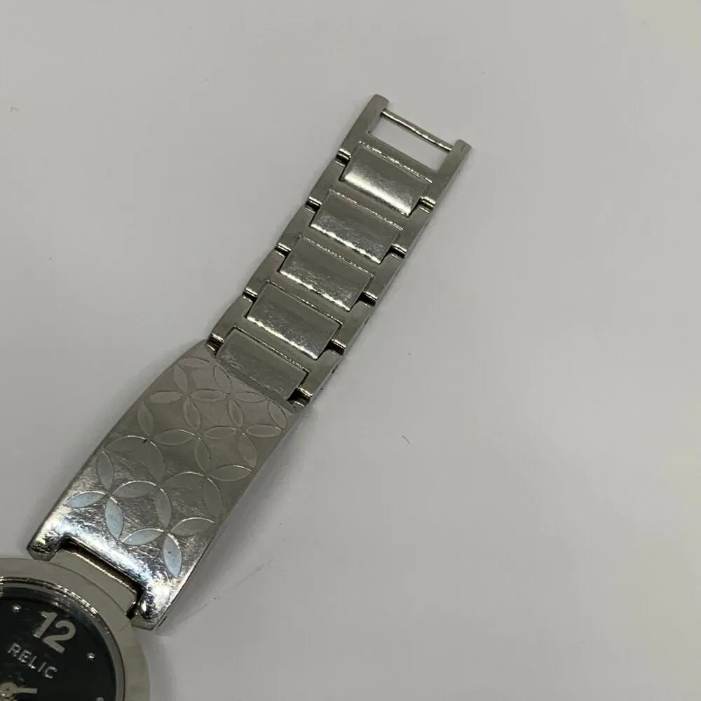 Relic women’s wrist watch 25mm case silver tone black dial b 6.5”-7”running - Image 4
