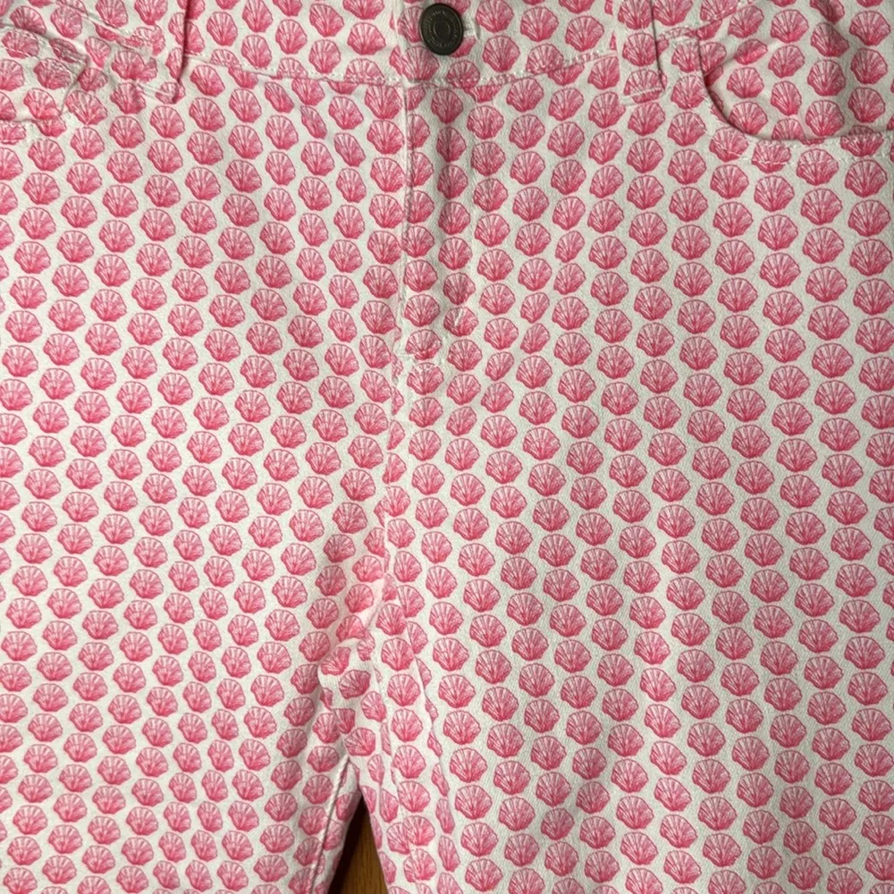 Vineyard Vines Pink Seashell Pattern White Denim Cotton Spandex Jeans Size 10 - Image 2