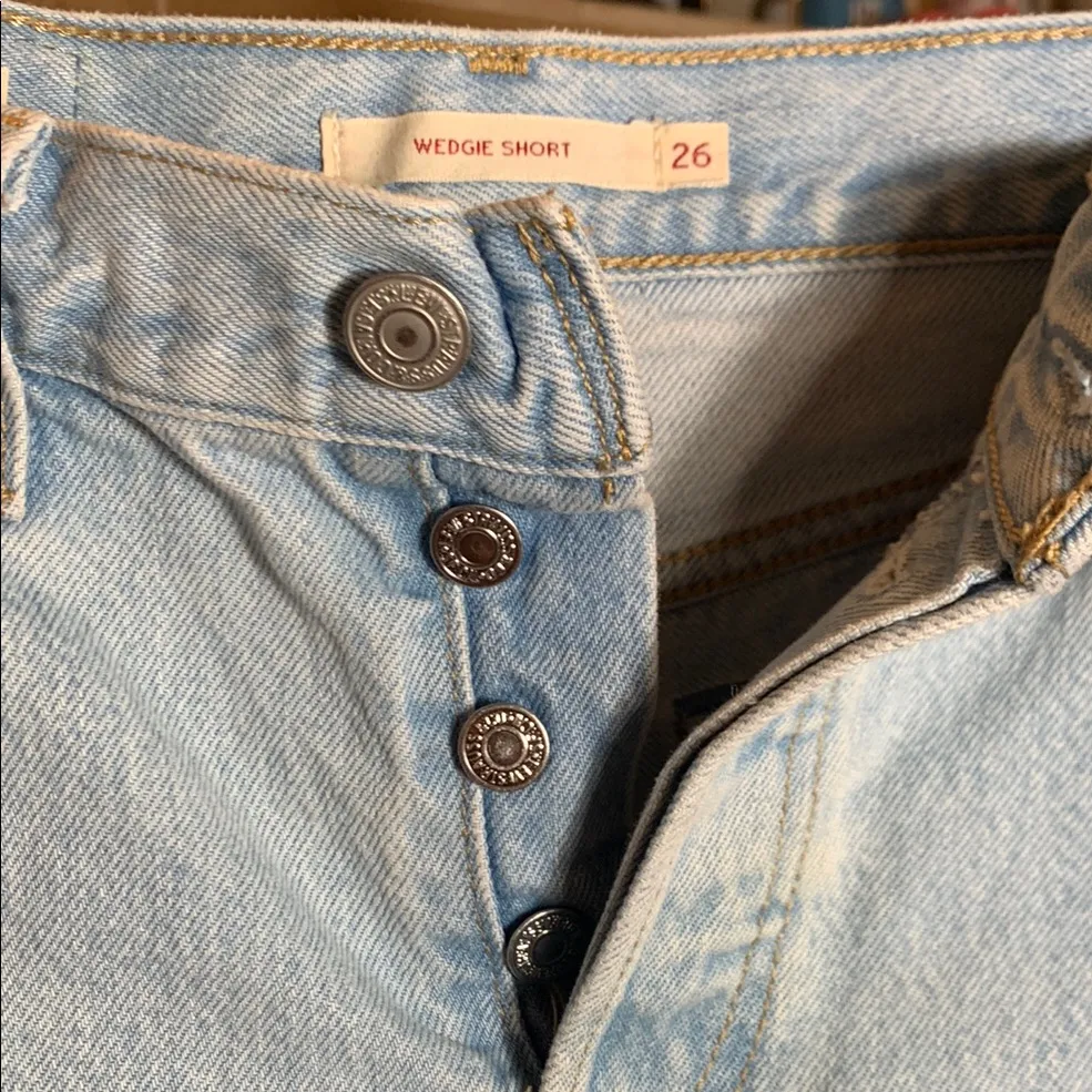 Levi Wedgie Distressed High Rise Shorts Frayed Hem Light Blue Denim Size 26 - Image 2