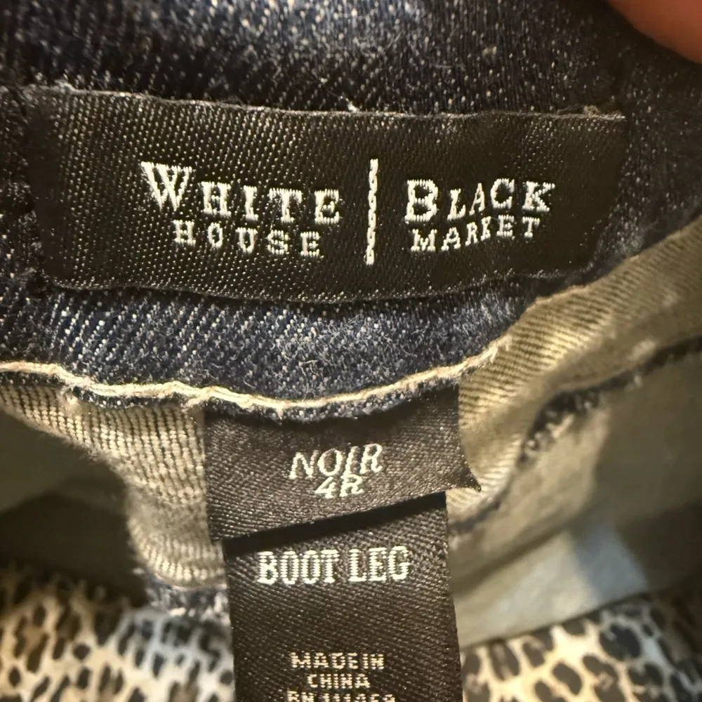 White House Navy Blue low-rise flare jeans with a 4R waist - Image 7