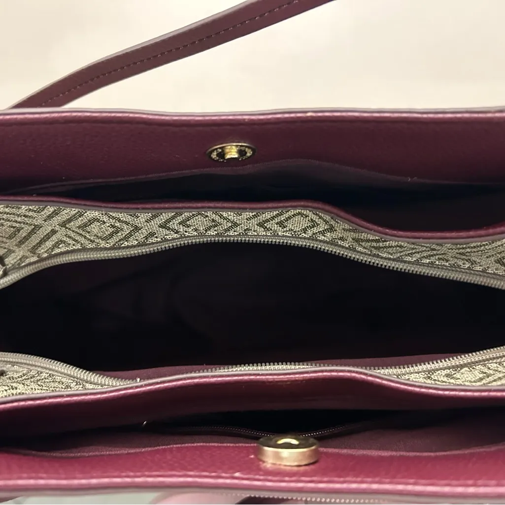 LIZ CLAIBORNE Chic Geometric Shoulder Bag with Burgundy Accents Clean! - Image 6