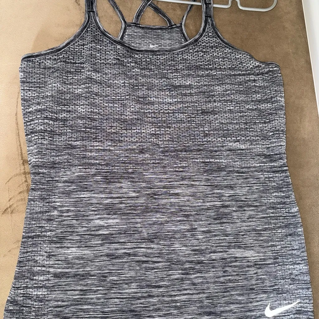 Nike Gray and Black Fitted Backless Tank Top - Image 2