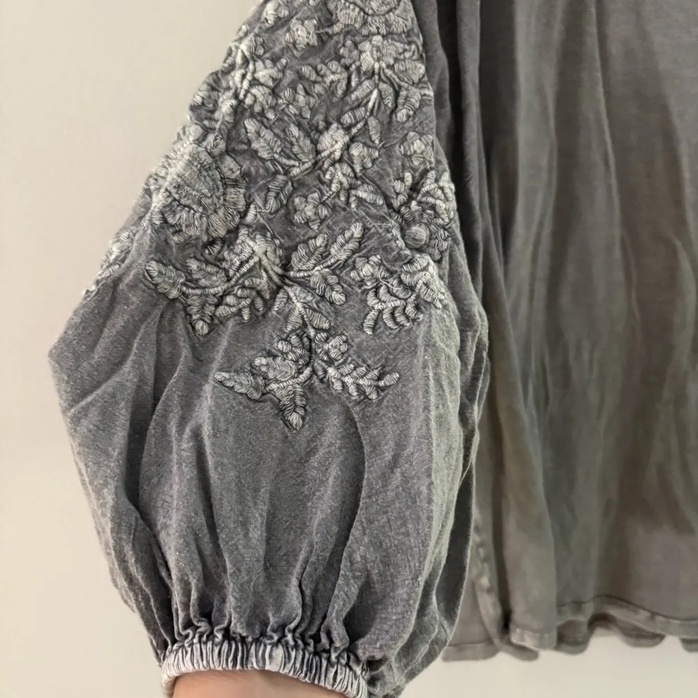 Solitaire Charcoal Blouse with Embroidered Sleeves - Image 4