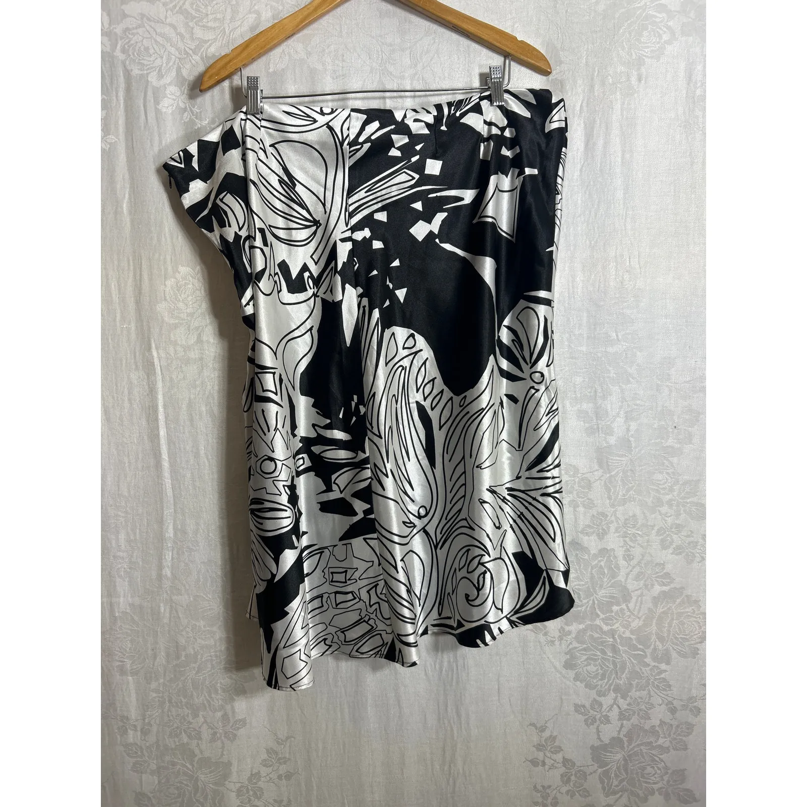 Lane Bryant Skirt 20 Black White Abstract Satin Knee Length Side Zip Lined - Image 6