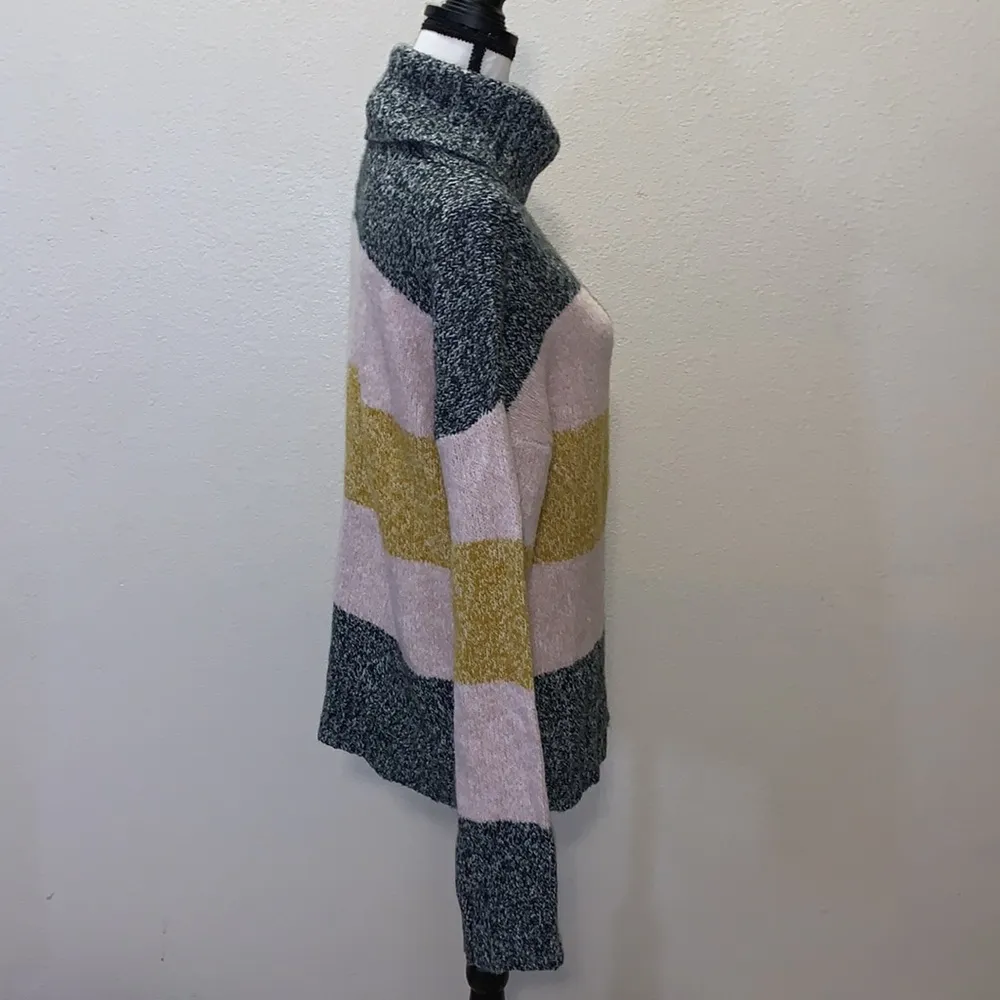 Olivia Sky colorblock winter turtleneck sweater - Image 2