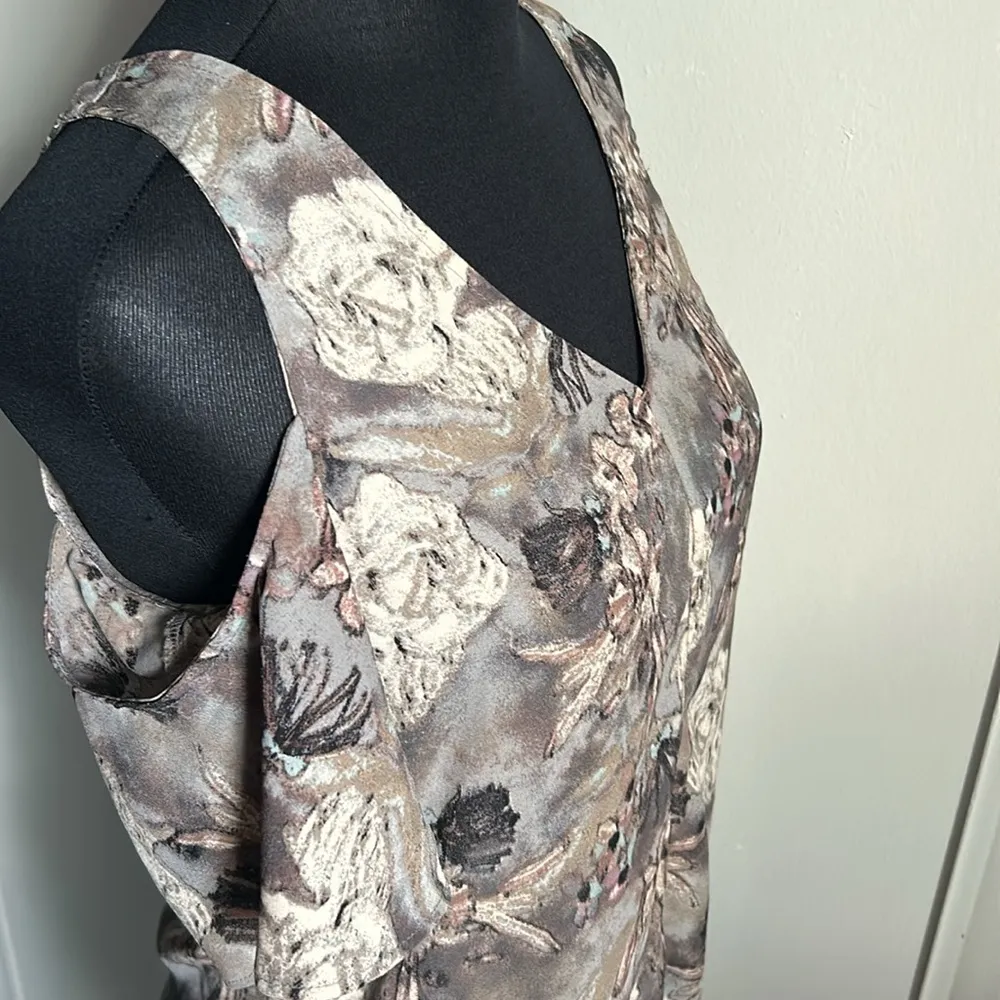 24th & Union Women’s Flattering V-Neck Short Sleeve Floral Cold Shoulder Top - Image 8