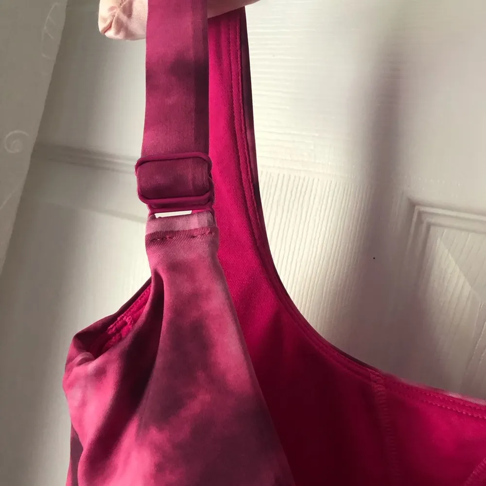 Nike swimwear top, size small p - Image 4