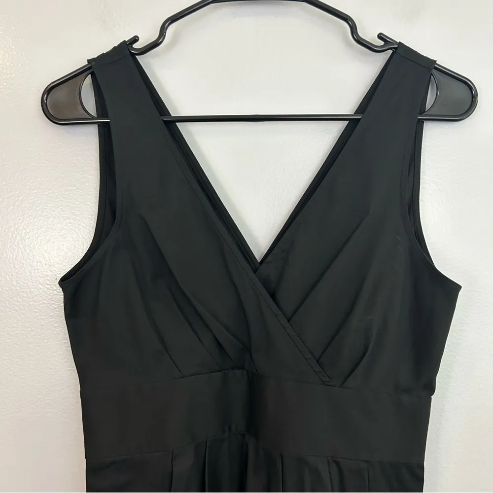 Irvine Luxe Sleeveless Little Black Dress with Pockets Size 2 - Image 2