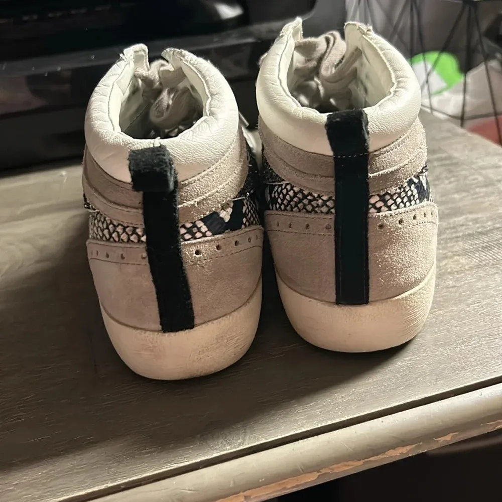 Women’s Gianni Bini Hightop mixed media Size 10 faux snake suede and glitter - Image 4