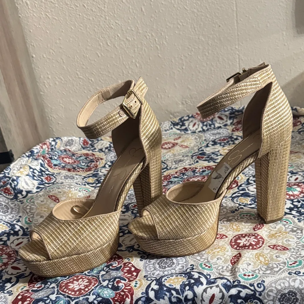 Jessica Simpson Textured Gold Heels - Image 7