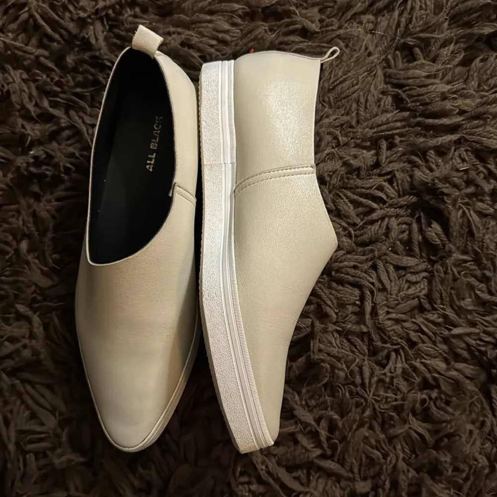 {{all black}} Side Scoop Leather Flats in bone white from Anthropologie - Image 7