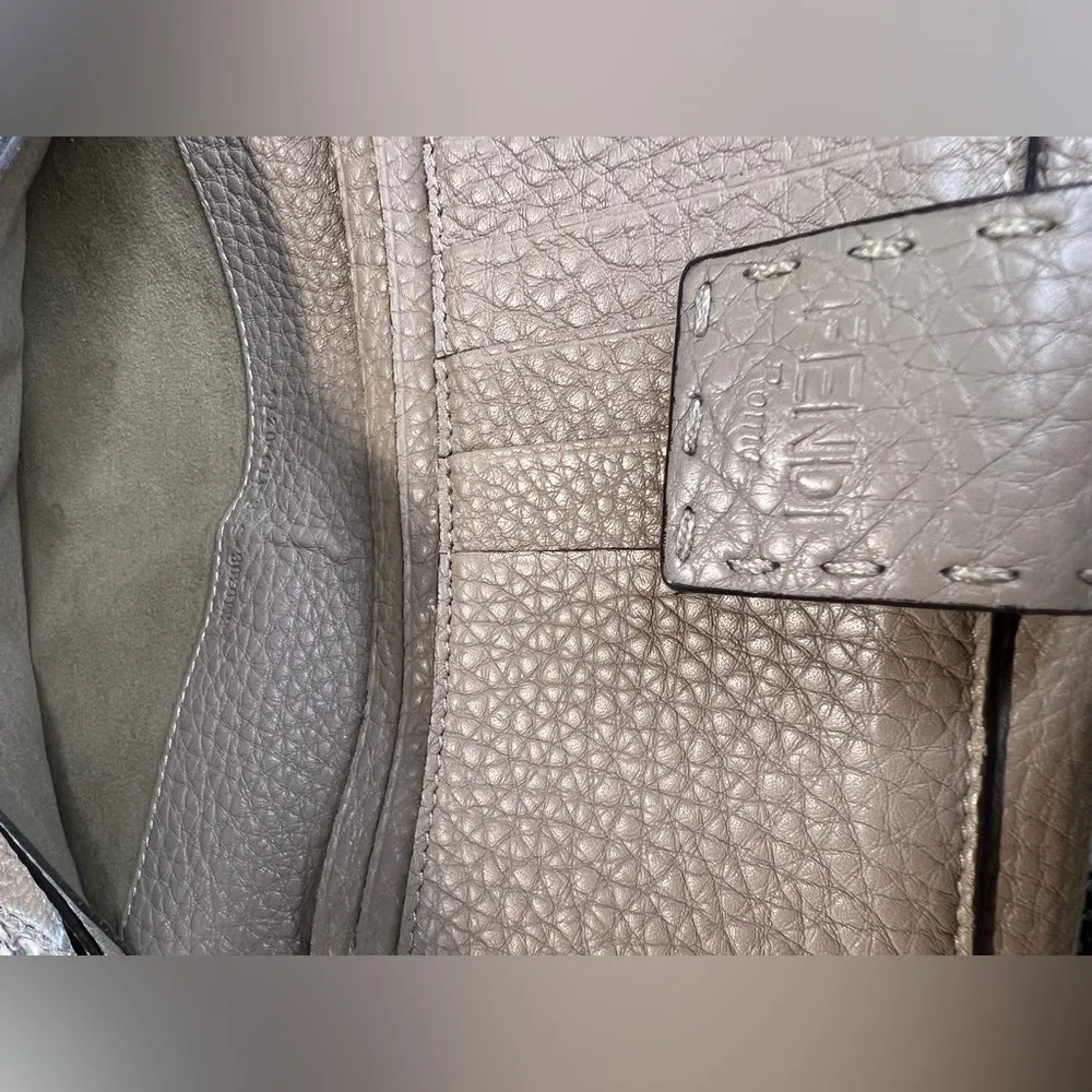 Fendi Peekaboo Leather Wallet - Image 9