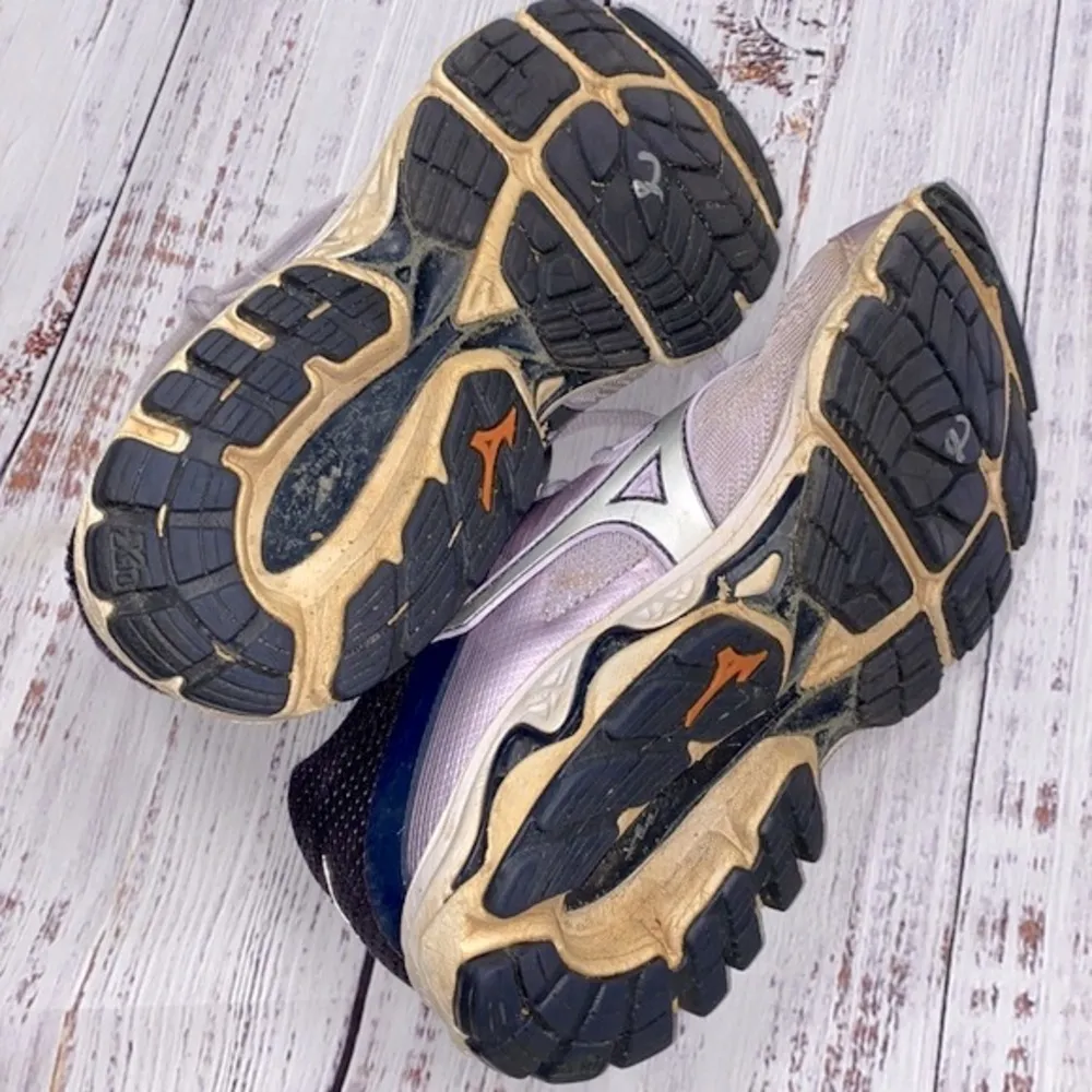 MIZUNO wave inspire 15 tennis shoes size 7 1/2 - Image 6