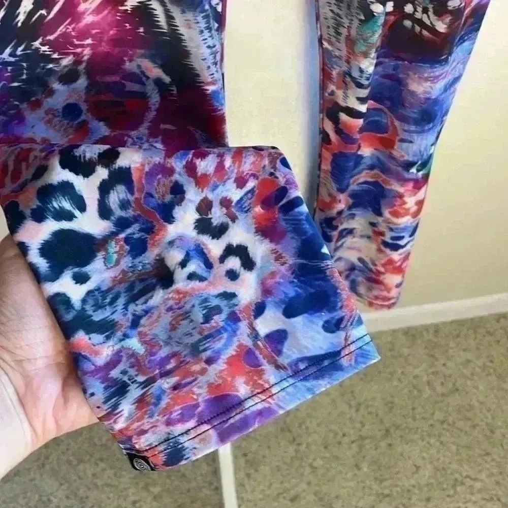 Onzie Multicolor Cheetah Animal‎ Print Crop Leggings Yoga Spin Size S/M - Image 7