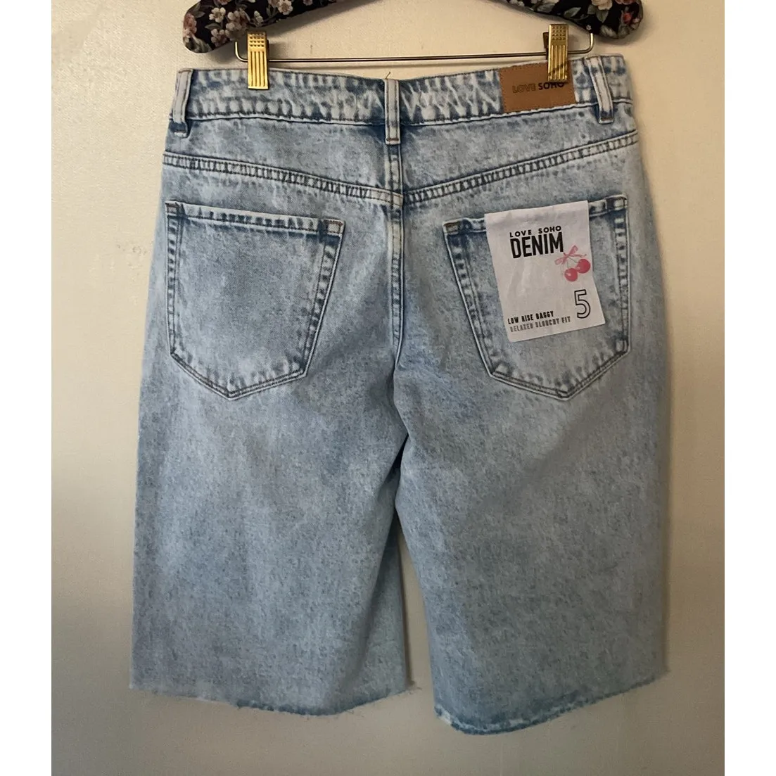 Love Soho Denim Women’s Baggy Bermuda Shorts Size 5 Low Rise Distressed Raw Hem Blue - Image 2