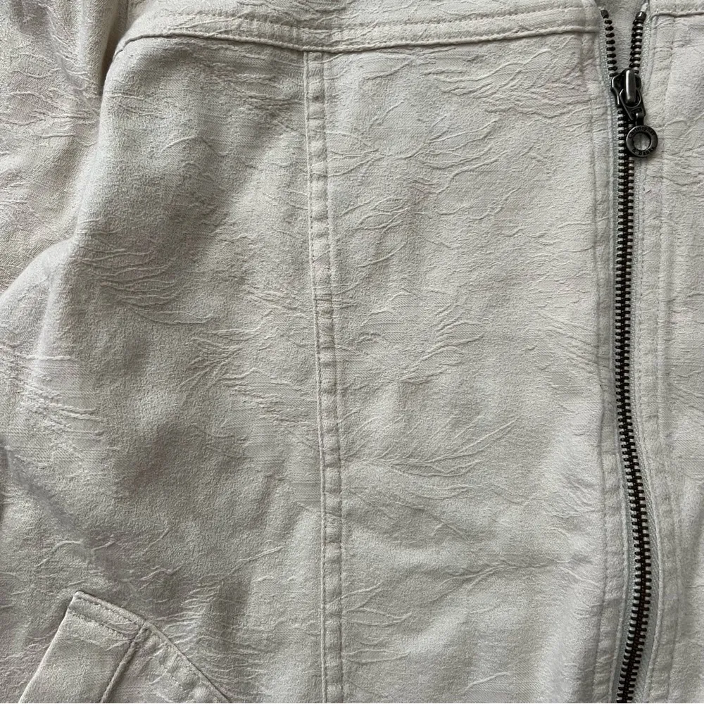 Christopher & Banks  stretch textured lightweight jacket - Image 3