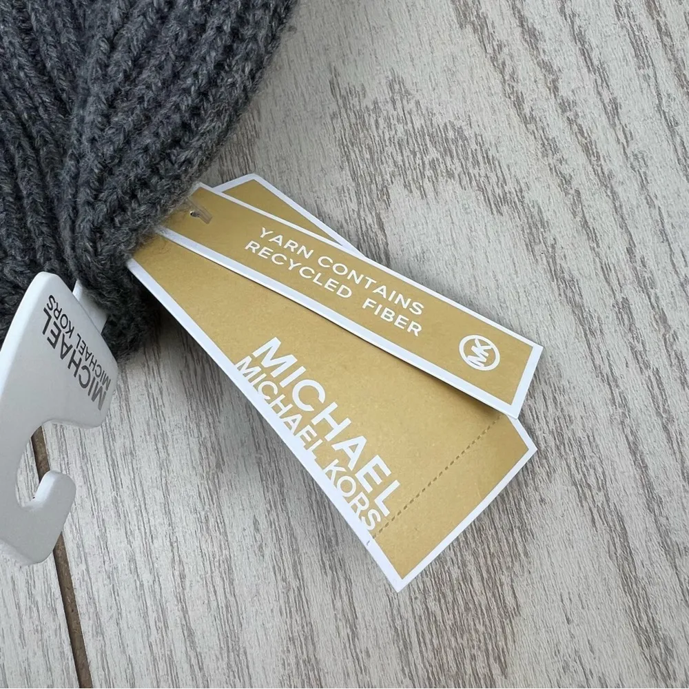 Michael Kors Women's Plaited Fisherman Rib Cuff Beanie Hat OS Grey & Black $58 - Image 3