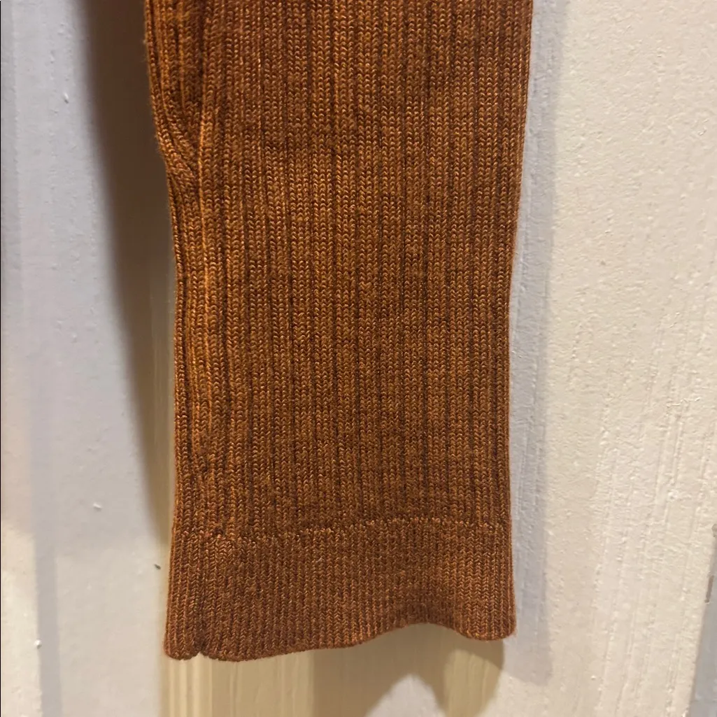 White House Black Market Copper Ribbed Long Sleeve Tight Knit Top Size Large - Image 5