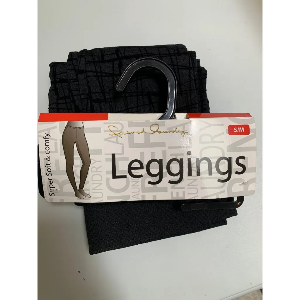 Richard Laundry S/M Super Soft & Comfy Leggings Black Geometric Pattern - Image 3