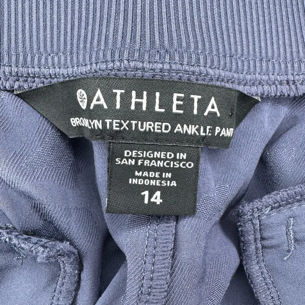 Athleta Brooklyn Textured Ankle Pants Size 14 Leopard Print - Image 9