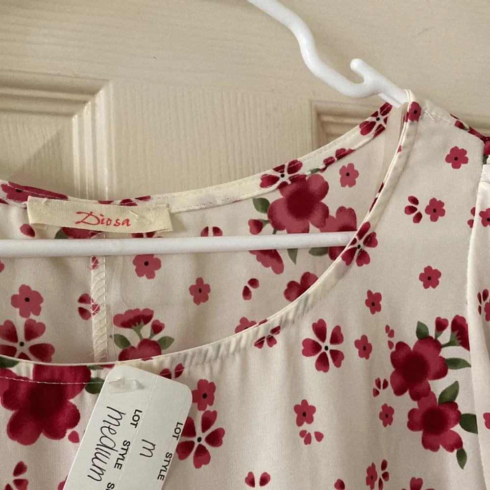 NEW Diosa Floral T-Shirt Puff Sleeve Dress Size Medium Cream Red Y2K 1990s NWT - Image 7