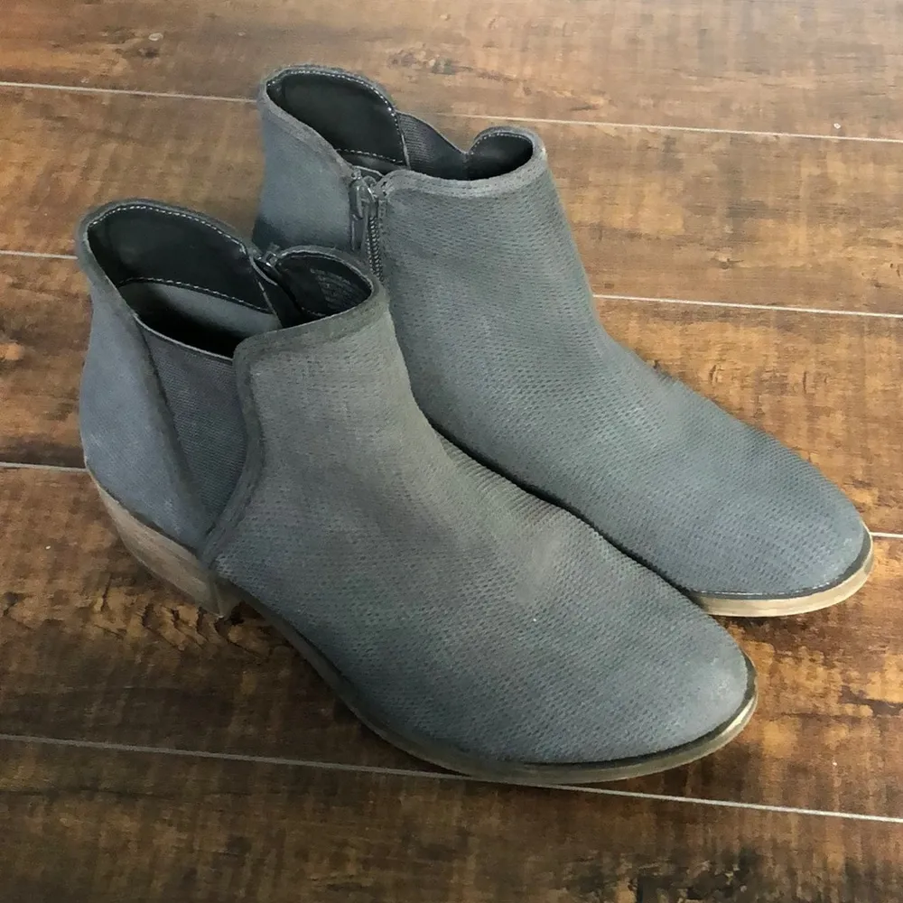 Kensie Gerona Gray Ankle Booties 8.5 - Image 2
