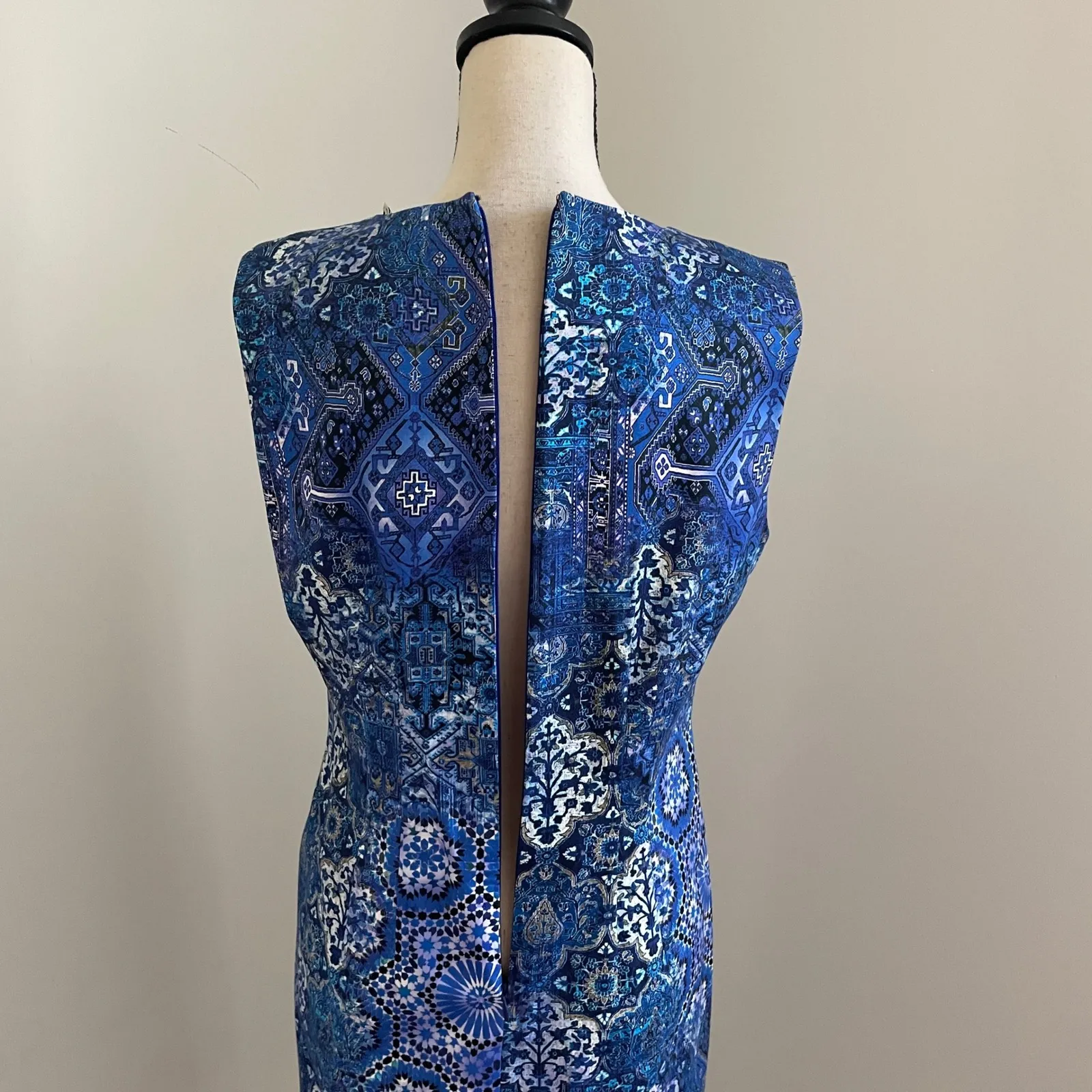 Elie Tahari Emory Dress Size 10 Blue White Bora Bora Multi Sheath Elegant Mature - Image 6