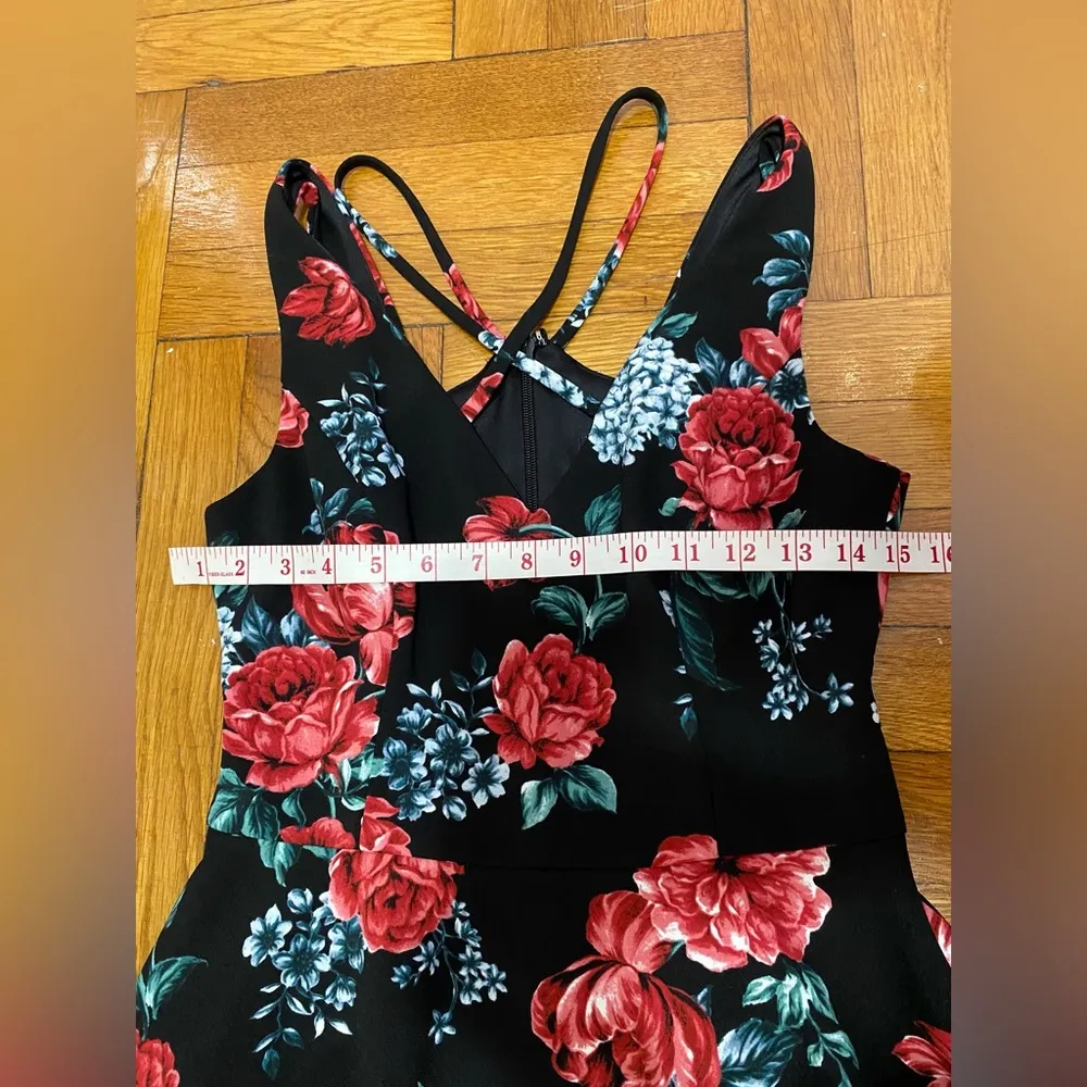 Guess Fit and flare Black Floral Dress size 2 - Image 10