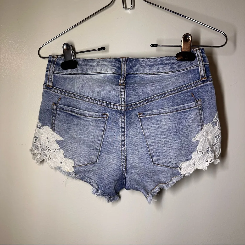 Mossimo Supply Co. Blue Jean Shorts with White Lace Size undefined - Image 2