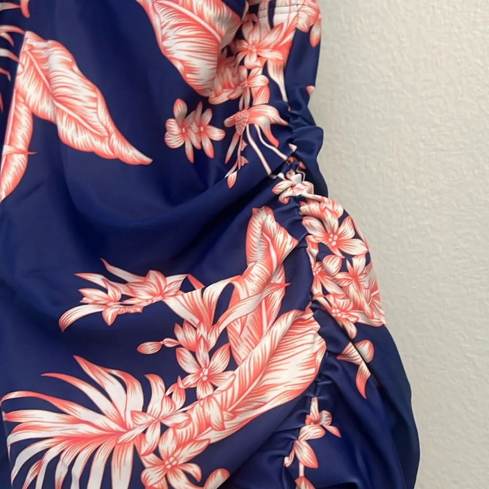New 4X Floral Print Swimsuit Features criss - Image 5