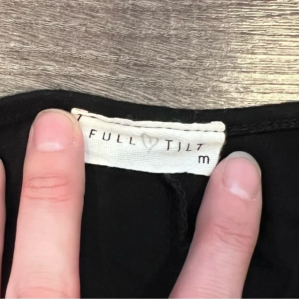 Full Tilt Black Lightweight Cold Shoulder Top Size Medium - Image 2