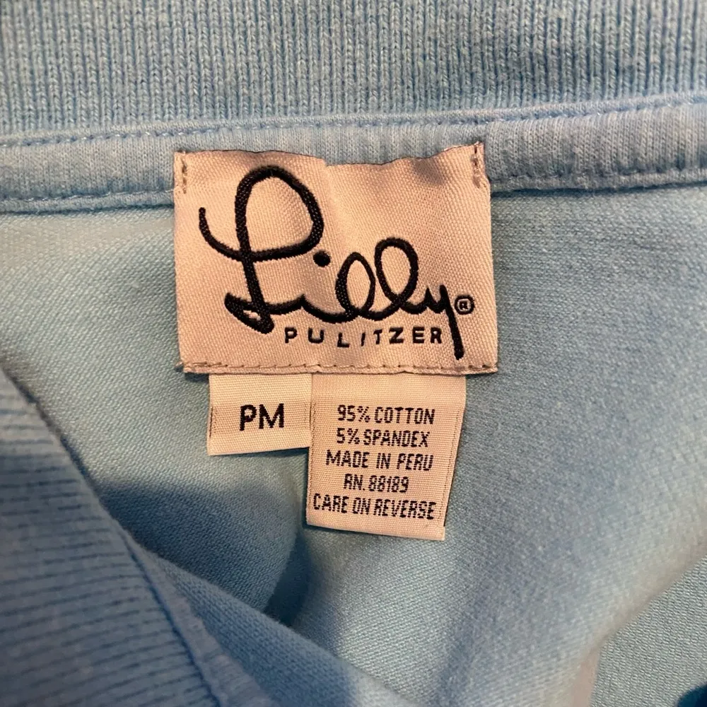 Lilly Pulitzer Pique Light Blue Size Medium Petite Polo Style Top. - Image 4