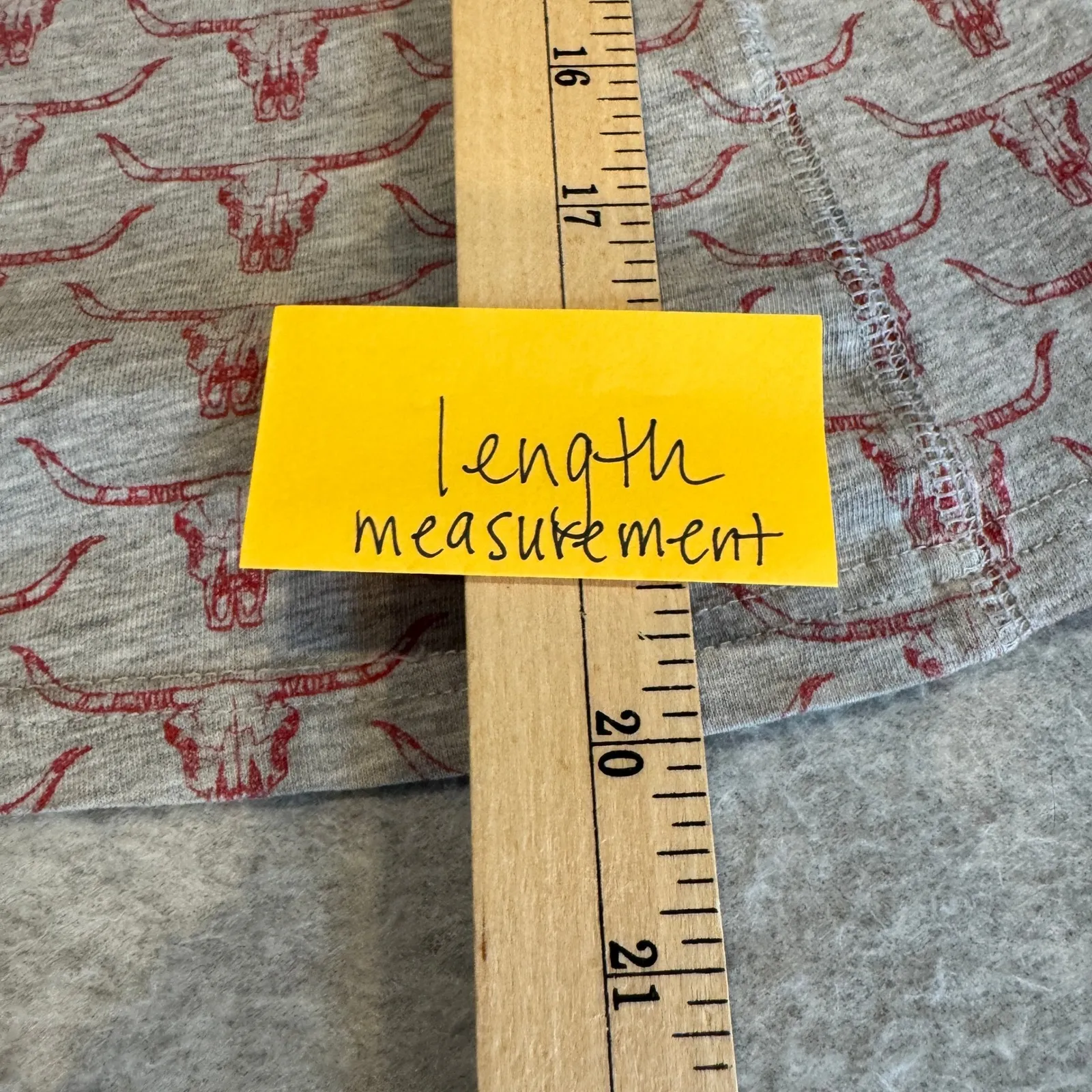 ARIAT Long Sleeve Bull Skull Henley Shirt Womens Small Gray Red Cowgirl - Image 10