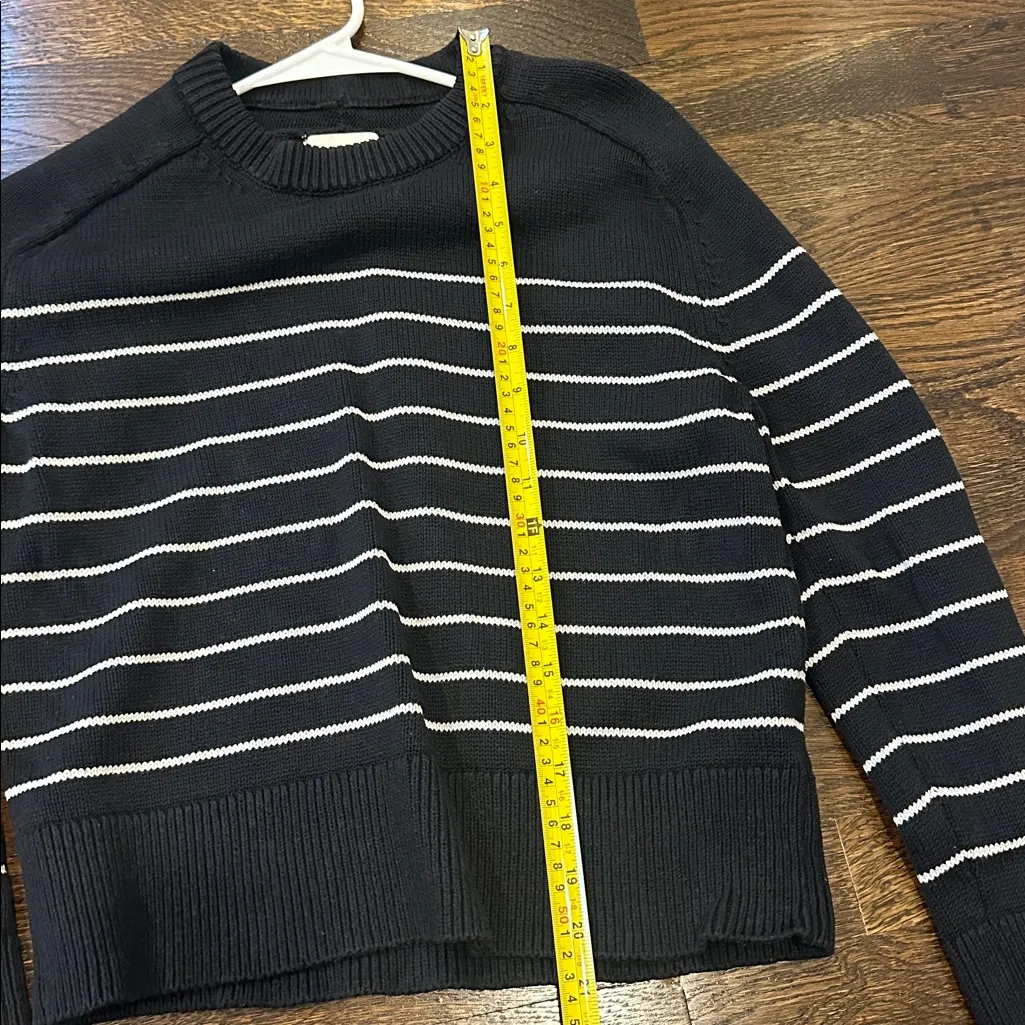 Abercrombie Sweater XS - Image 4