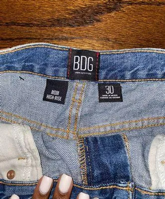 Urban Outfitters BDG High Waisted Mom Shorts - Image 3