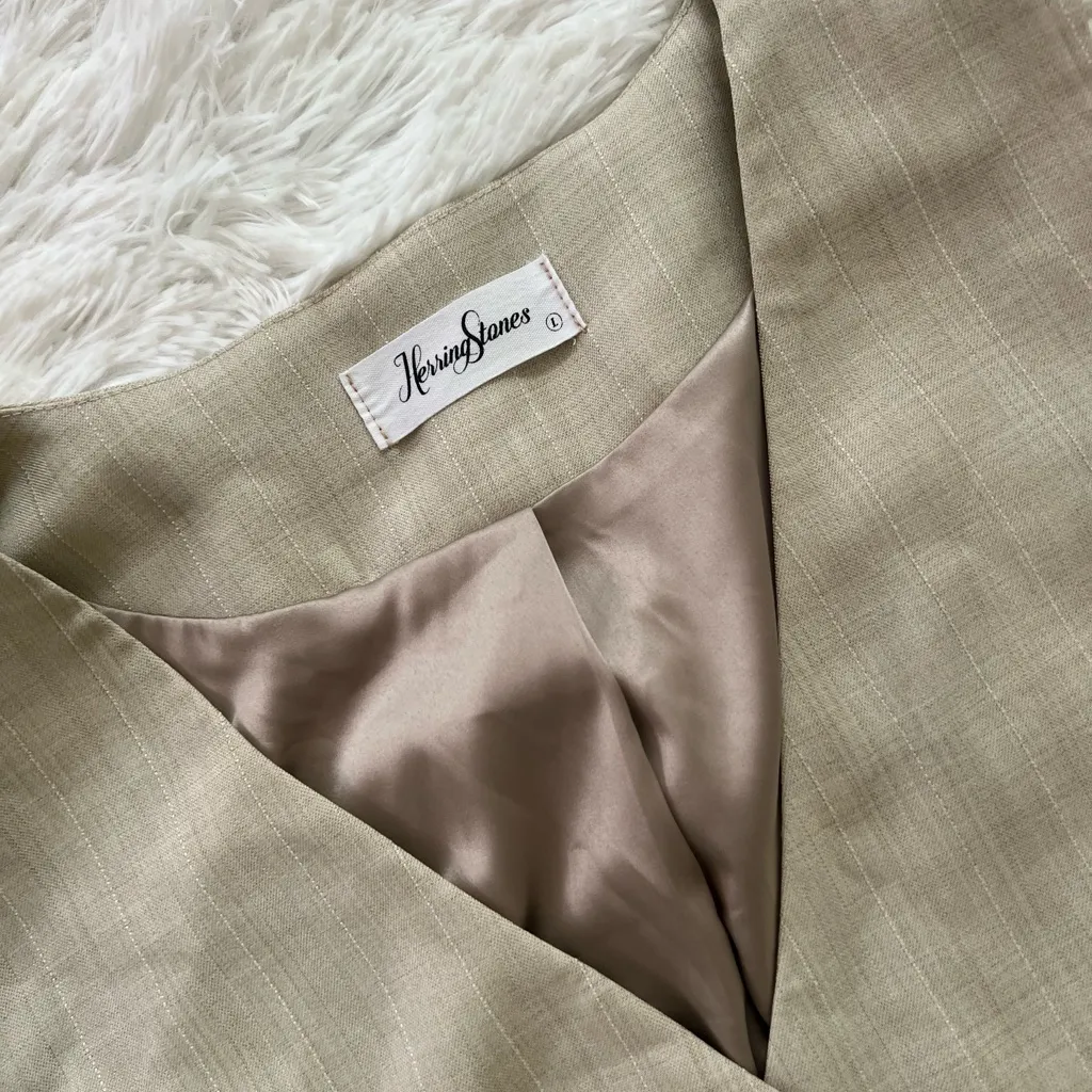 Herring Stones Tan Vest with Button Closure Size Large - Image 2