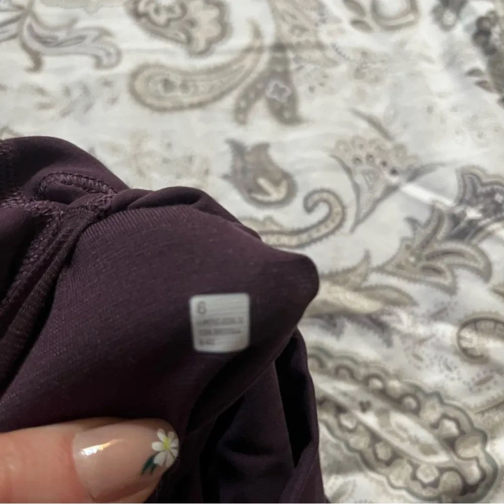 align 4” biker shorts grape thistle size 6 - Image 4