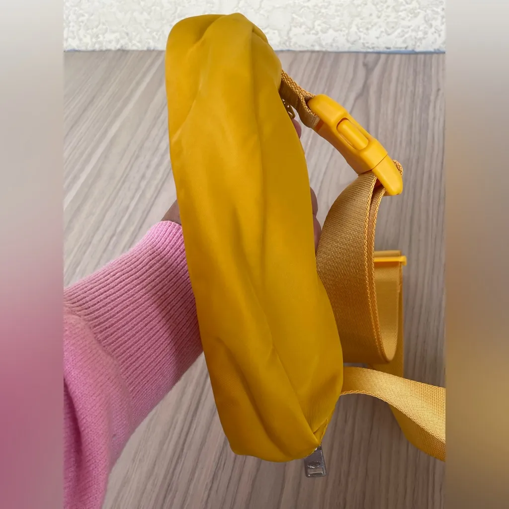 Lululemon Athletica Mustard Bag - Image 4