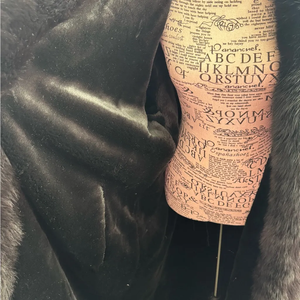 Marvin Richards Black Robe with Faux Fur Trim - Image 6