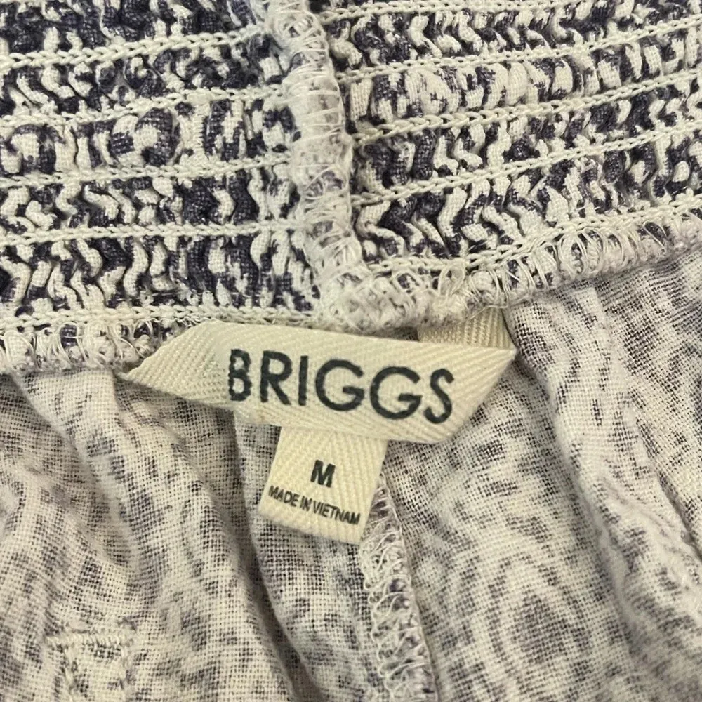 Women’s Briggs purple & white pattern linen blend shorts high waist size Medium - Image 3