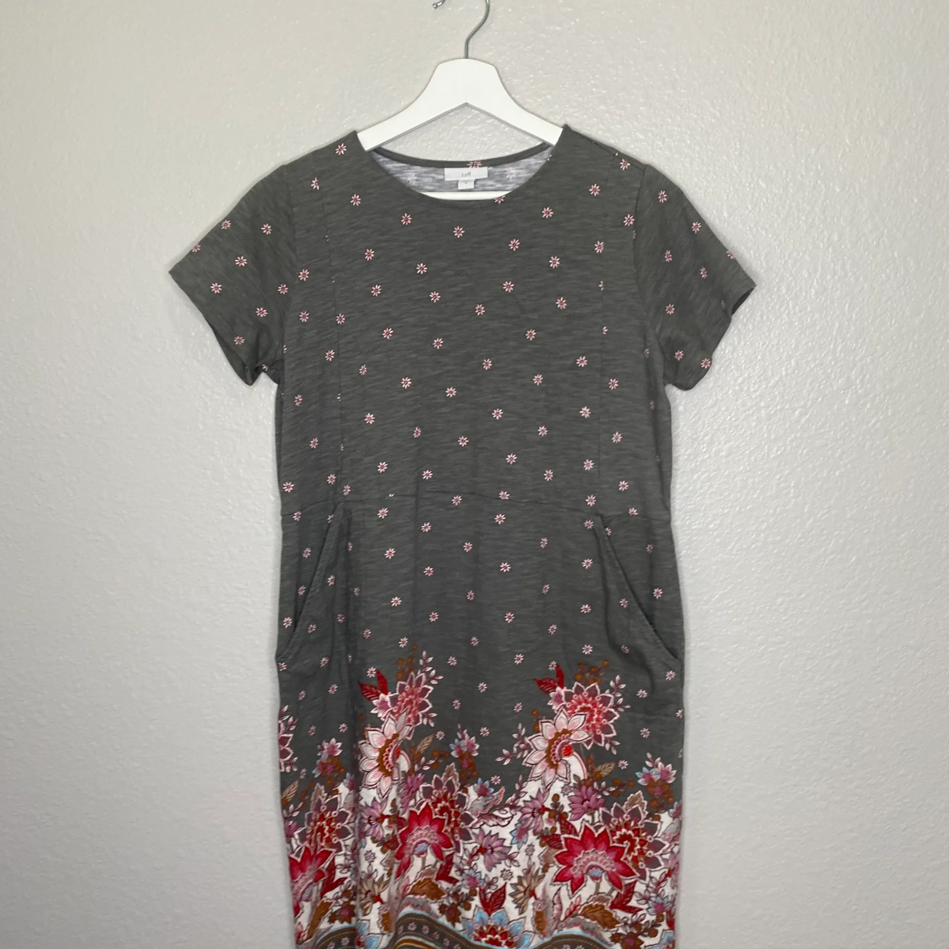 J.Jill  Caraway Floral Crew Neck Sheath Style T Shirt Dress * Gray Red * Medium - Image 2