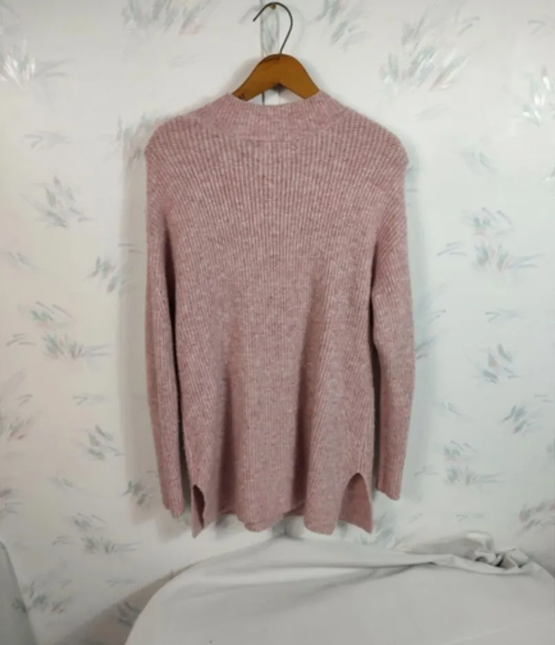 Old Navy Pink Sweater - Image 9