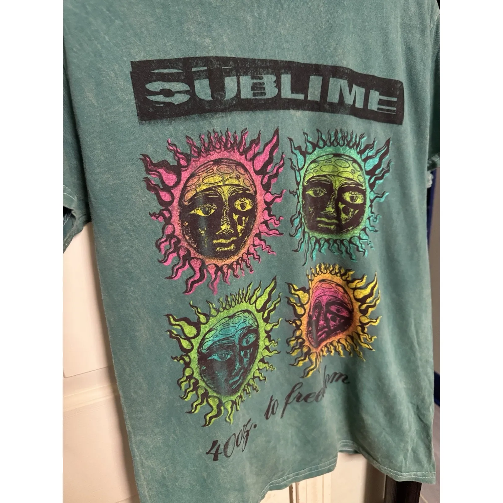 Sublime 40oz To Freedom Band T-Shirt Green Mineral Wash Sun Graphic Medium NEW - Image 3