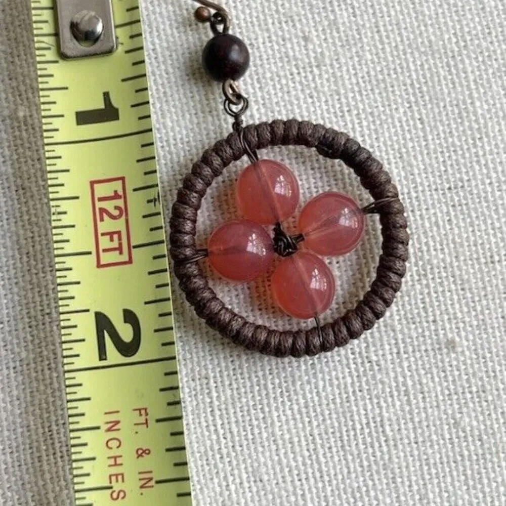 Vintage Red Agate/Wood Western Aztec Dangle Flower Round Earrings Wire Wrapped Pink - Image 6