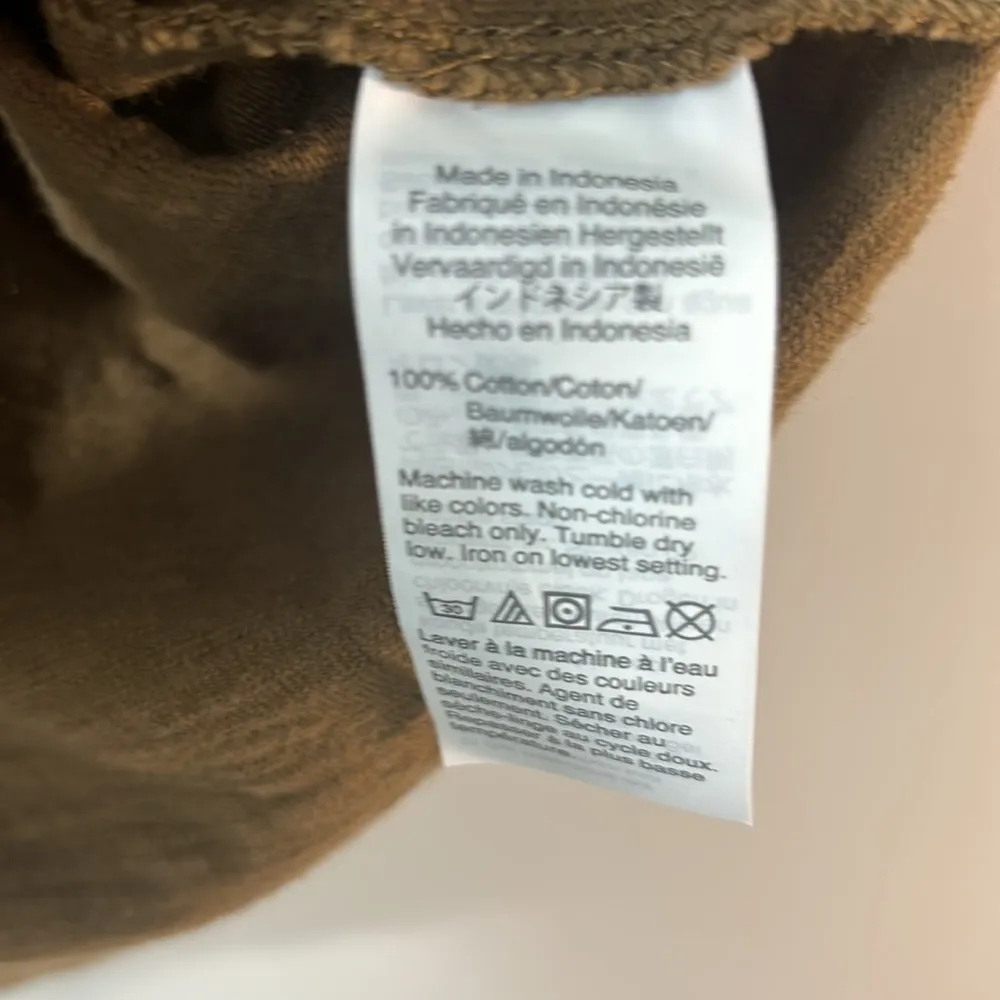 Madewell three-button henley tee in substantial cotton jersey raw -edged hem Sm - Image 7