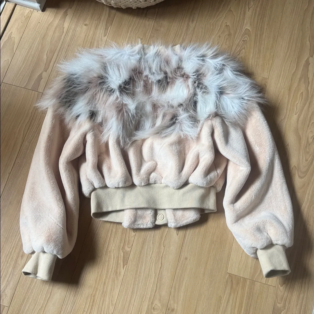 Chic Beige Teddy Jacket with Faux Fur Trim White - Image 4