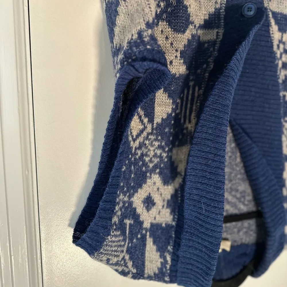 Vintage Alafoos Small Blue Icelandic Wool Button Closure Pocketed Cardigan Vest. - Image 13